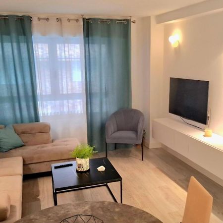 Moderno Apartamento Con Garaje Privado En El Centro De Vigo Eksteriør billede