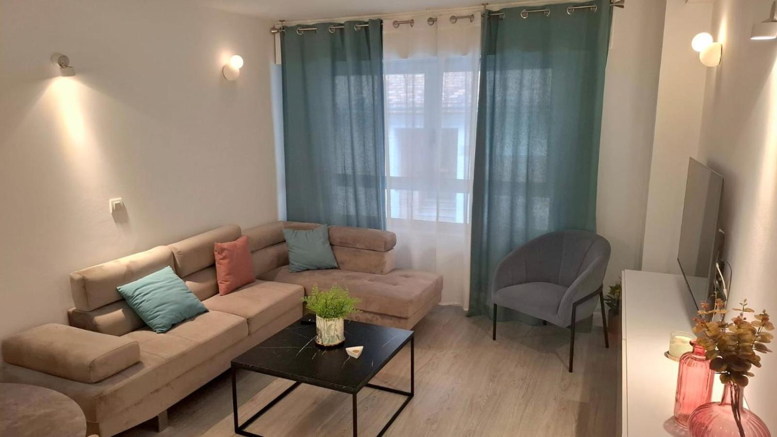 Moderno Apartamento Con Garaje Privado En El Centro De Vigo Eksteriør billede