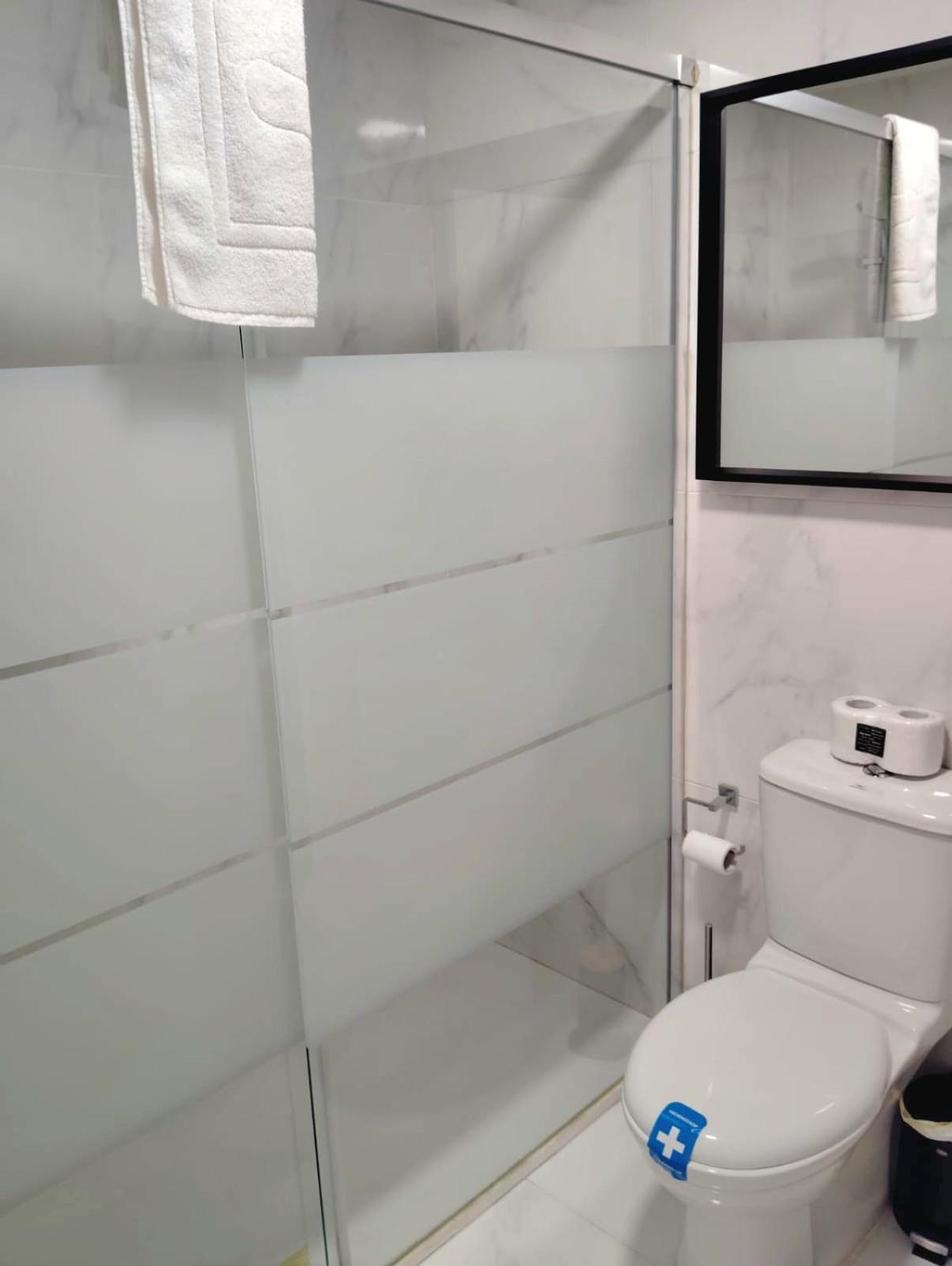 Moderno Apartamento Con Garaje Privado En El Centro De Vigo Eksteriør billede