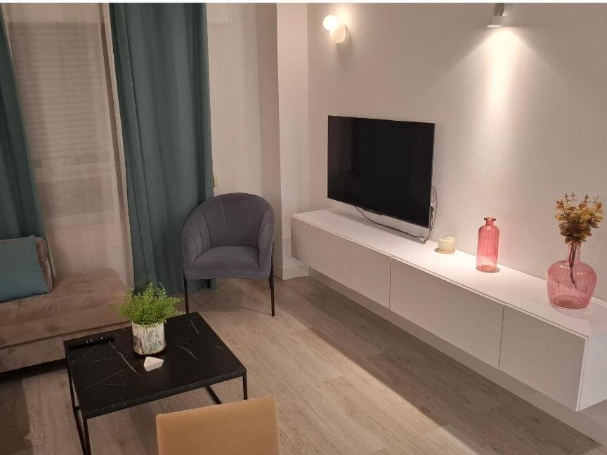 Moderno Apartamento Con Garaje Privado En El Centro De Vigo Værelse billede