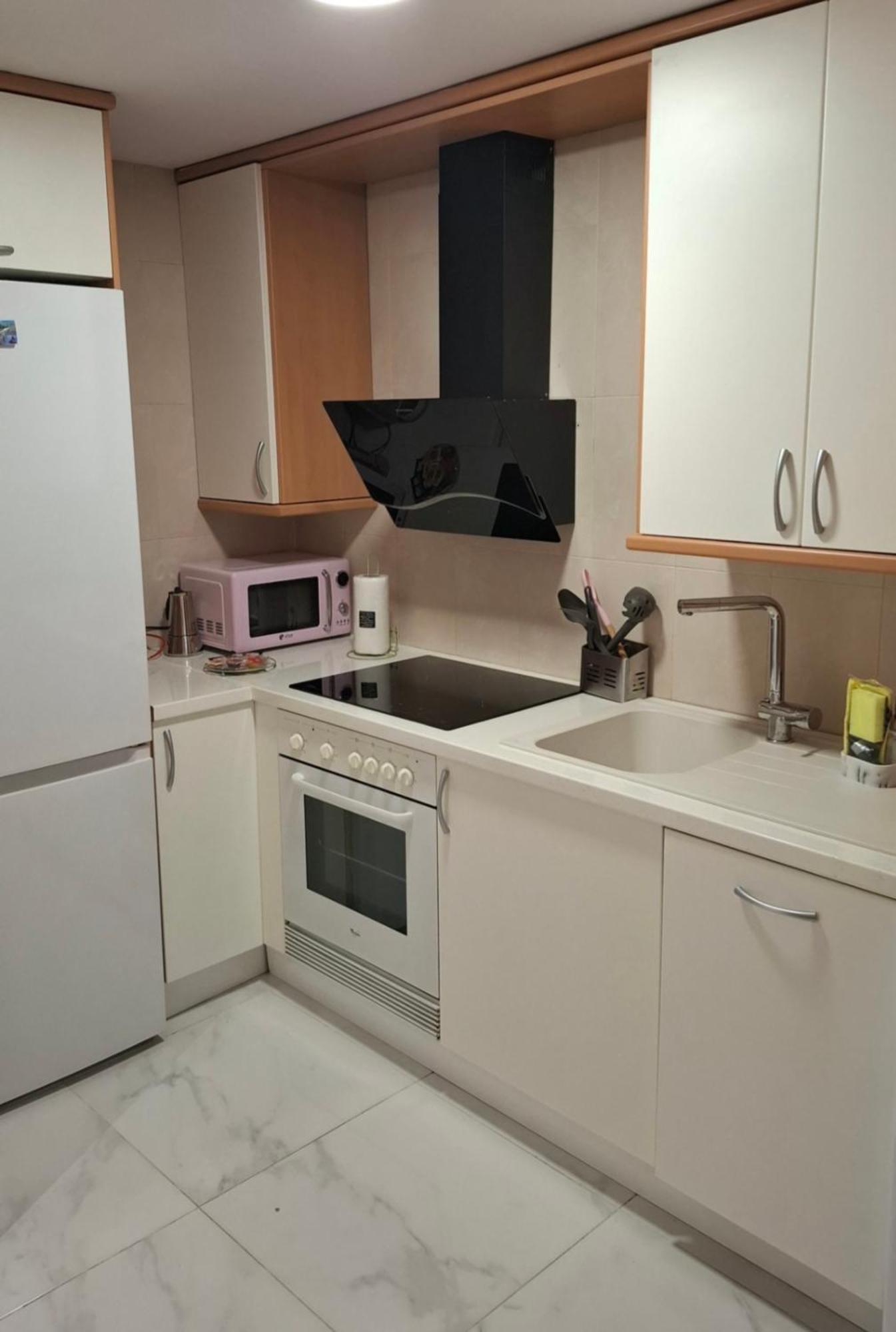 Moderno Apartamento Con Garaje Privado En El Centro De Vigo Værelse billede